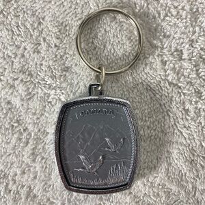 5/$35 Vintage Silver Tone Keychain W Textured Wildlife Canada Geese Maple Leaf